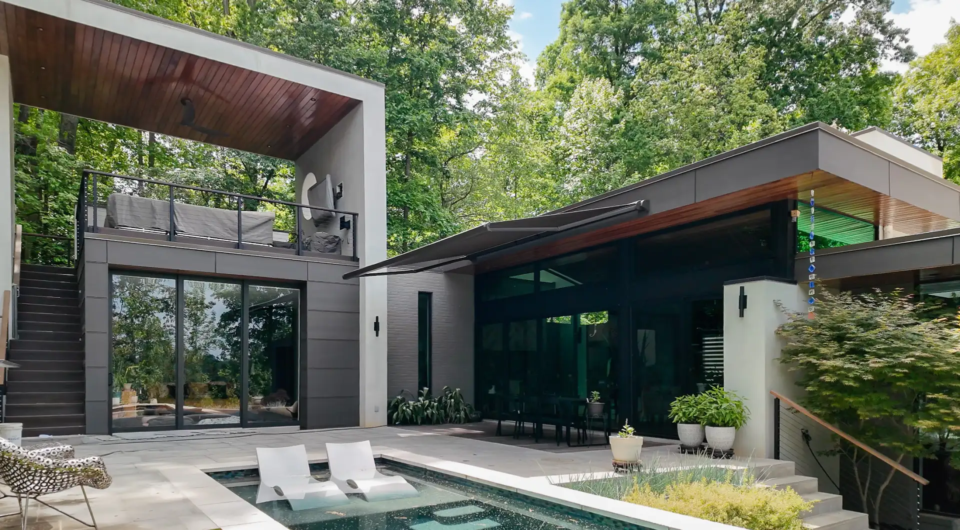KE Domina Retractable Awning supplied and professionally installed by Aurora at a residential property in Georgia