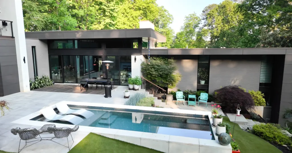 Before installation Aurora Retractable Shade solutions: Domina Ke Retractable Awning